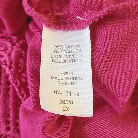 Ladies Plus Size Hi/Lo Top - Picture 8 of 8